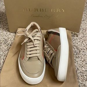 Burberry sneakers